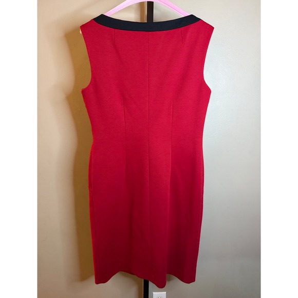 T Tahari Dresses & Skirts - T Tahari Red V-Neck Sheath Dress Black Trim Pockets Size 8 Sleeveless Workwear